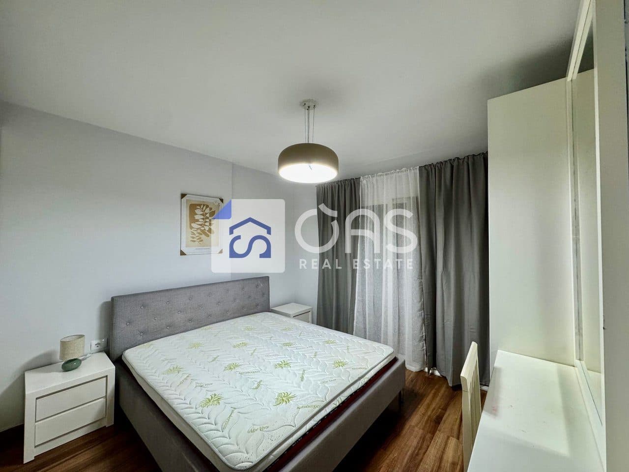 Jepet me qera apartament 1+1 tek Komuna Parisit 3