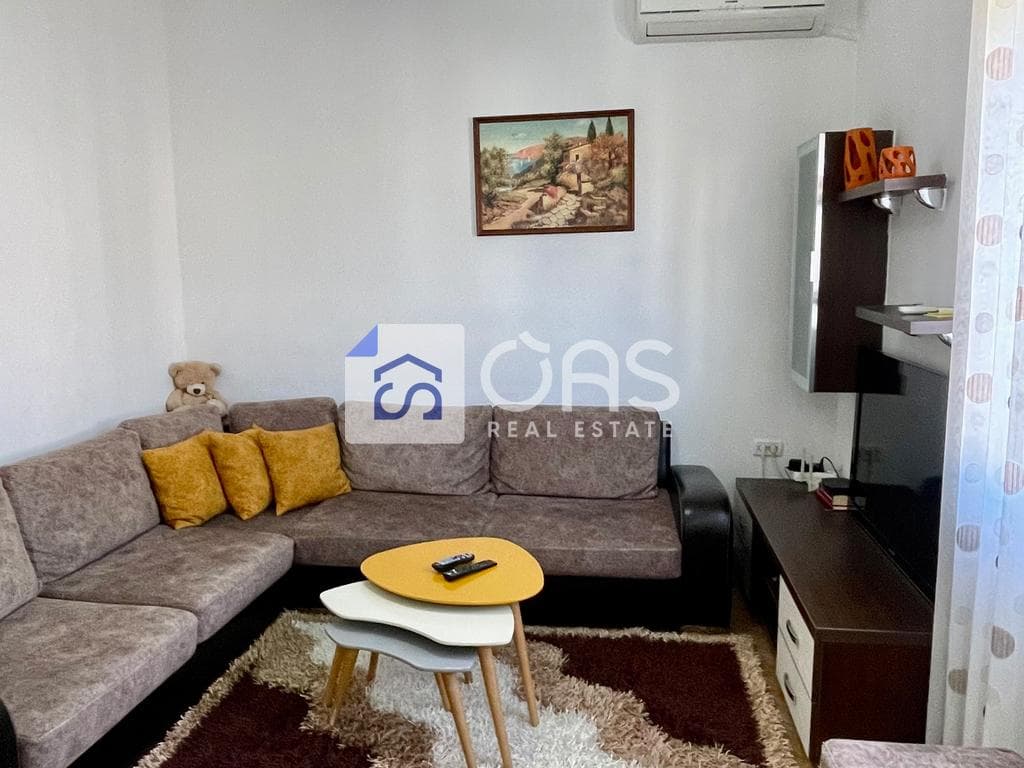 Jepet apartament me qera 1+1 Laprake 2