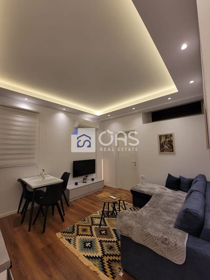 jepet me qira Apartament 1+1 rruga durrsit
