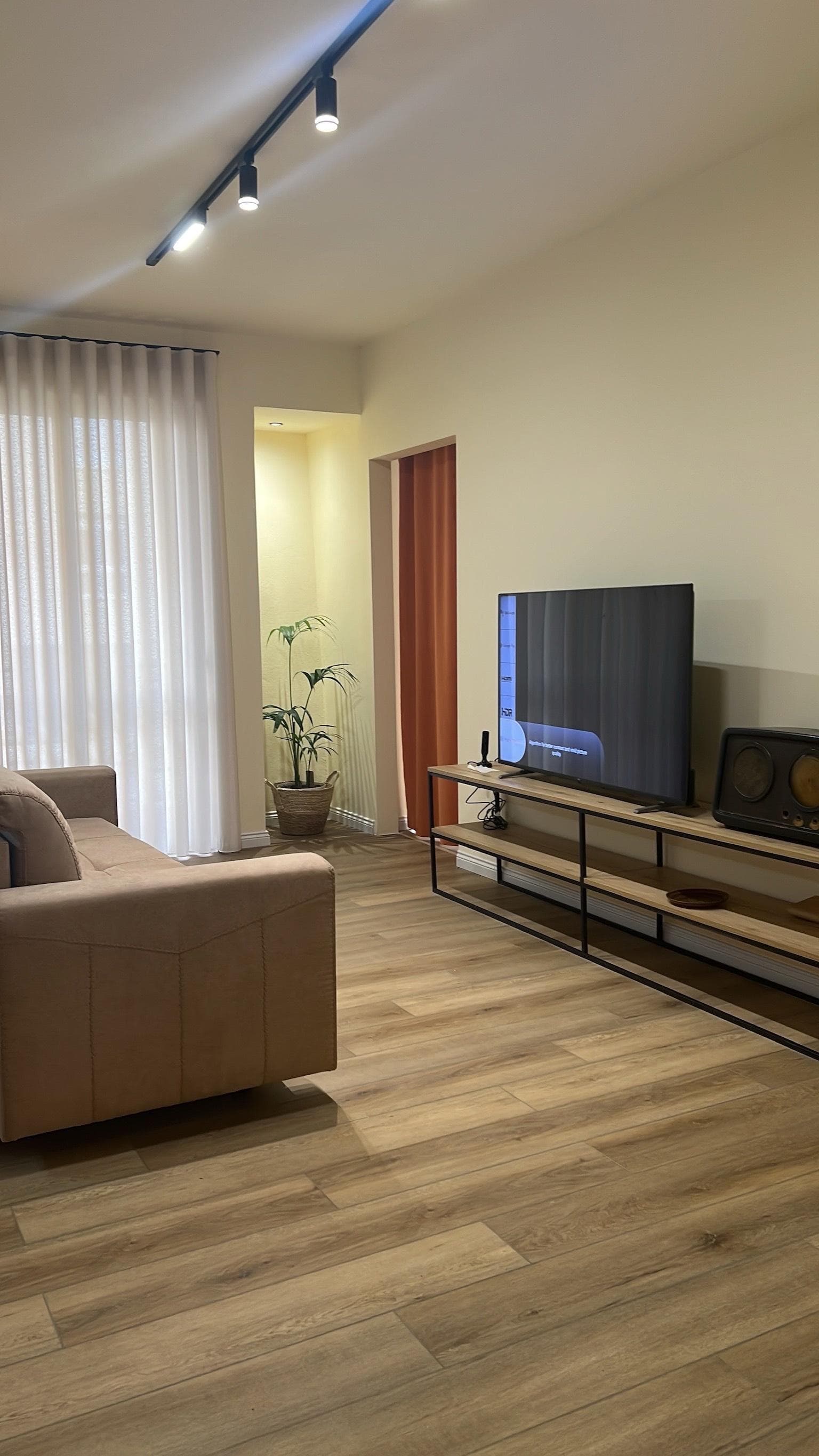 Jepet me qera apartament 2+1 Pazari i ri 4
