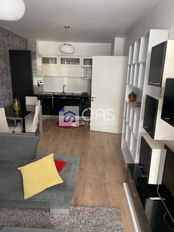 Jepet apartament me qera 2+1 tek Misto Mame 2