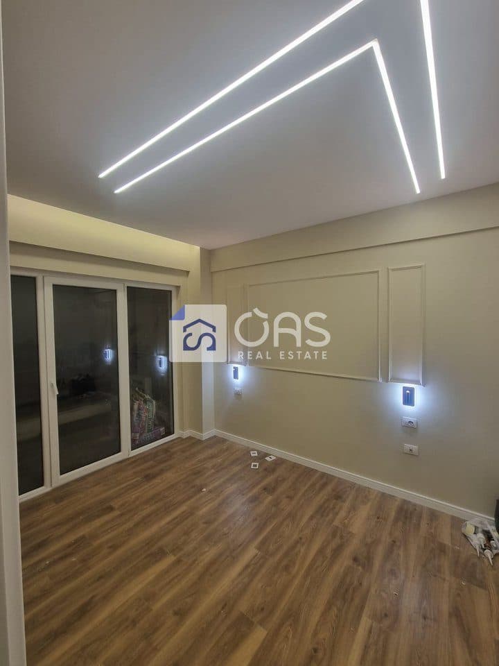 Jepet apartament me qera 2+1 tek Liqeni i Thate