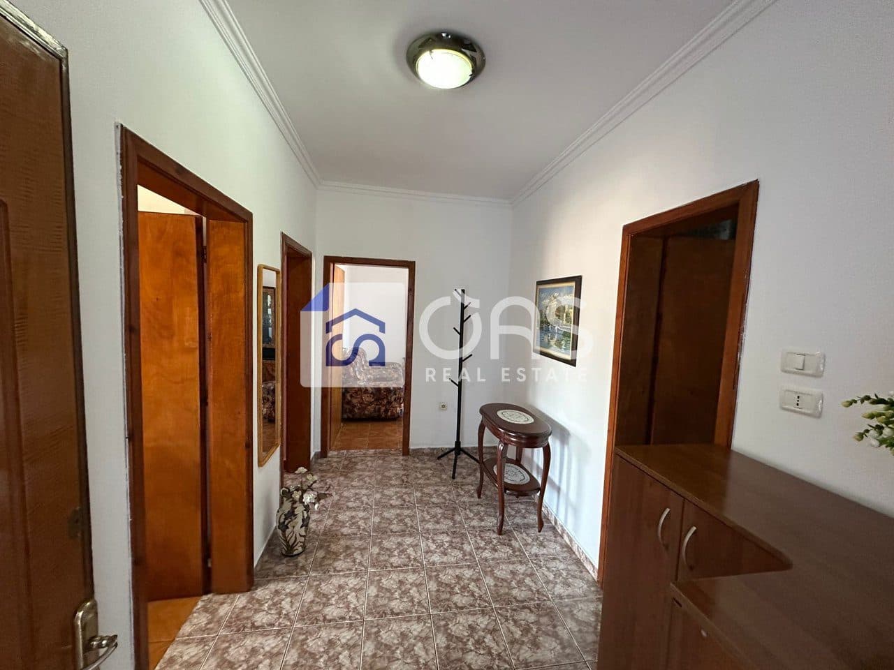 Jepet me qera apartament 2+1 pazari i ri 3
