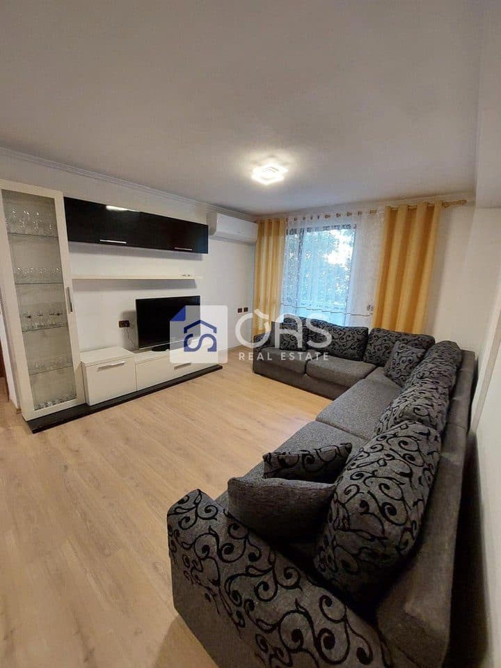 Shitet apartament 2+1 Myslym Shyri.