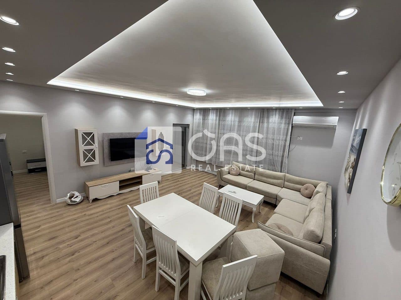 Jepet apartament me qera 1+1 ne Astir