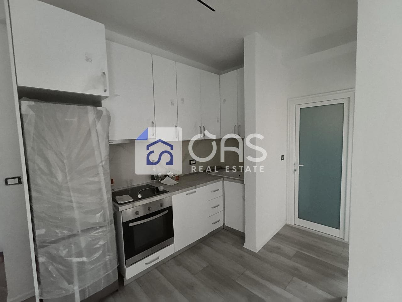 Jepet Apartament me qera 1+1 Ne Porcelan
