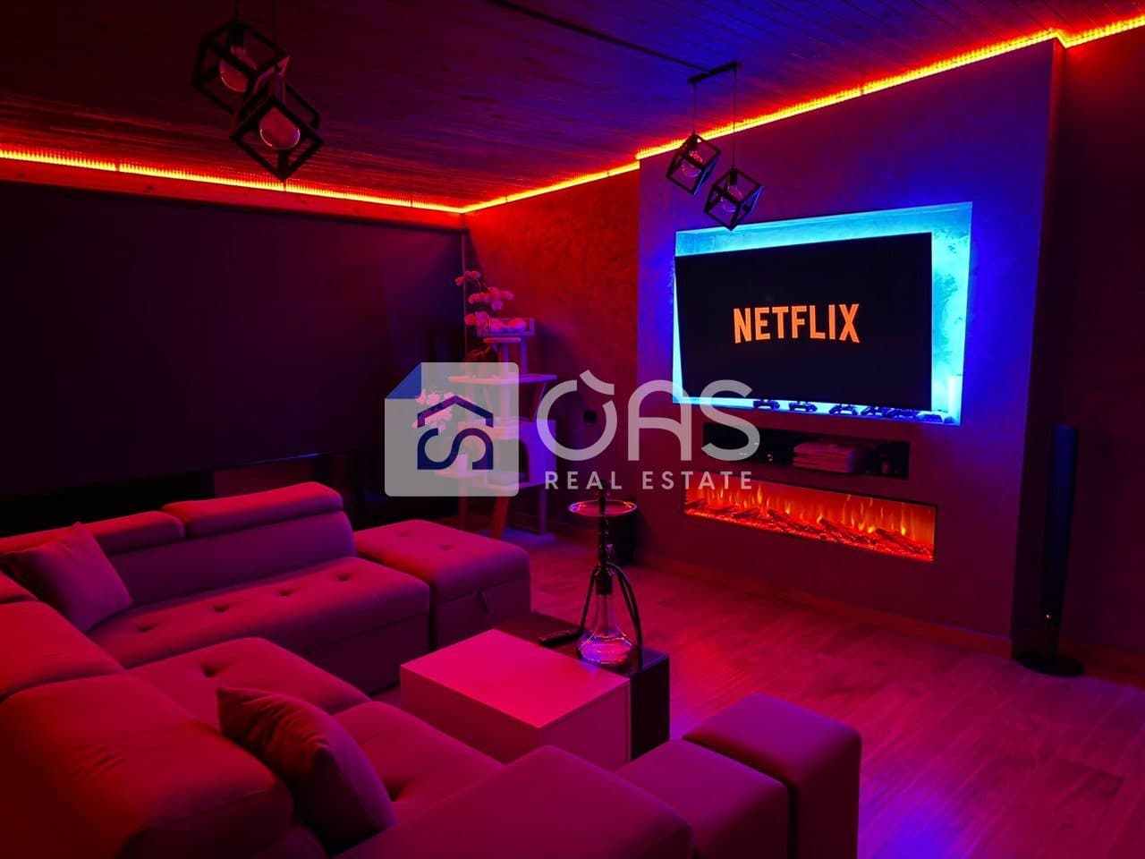 Shitet apartament 2+1+2+2 tek Fresku (Qesarake)