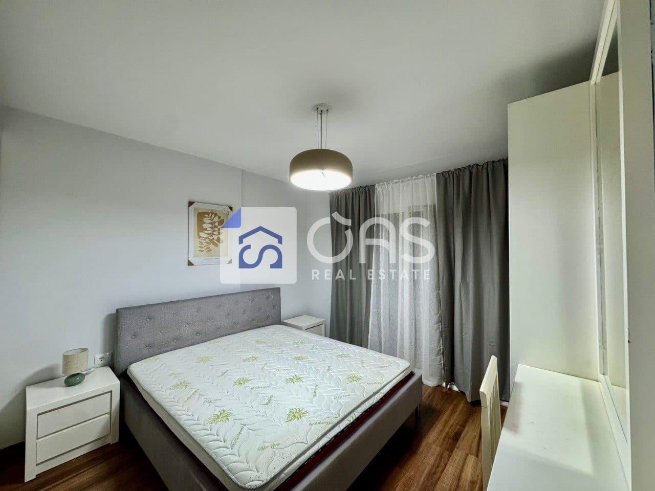 Jepet me qera apartament 1+1 tek Komuna Parisit 4