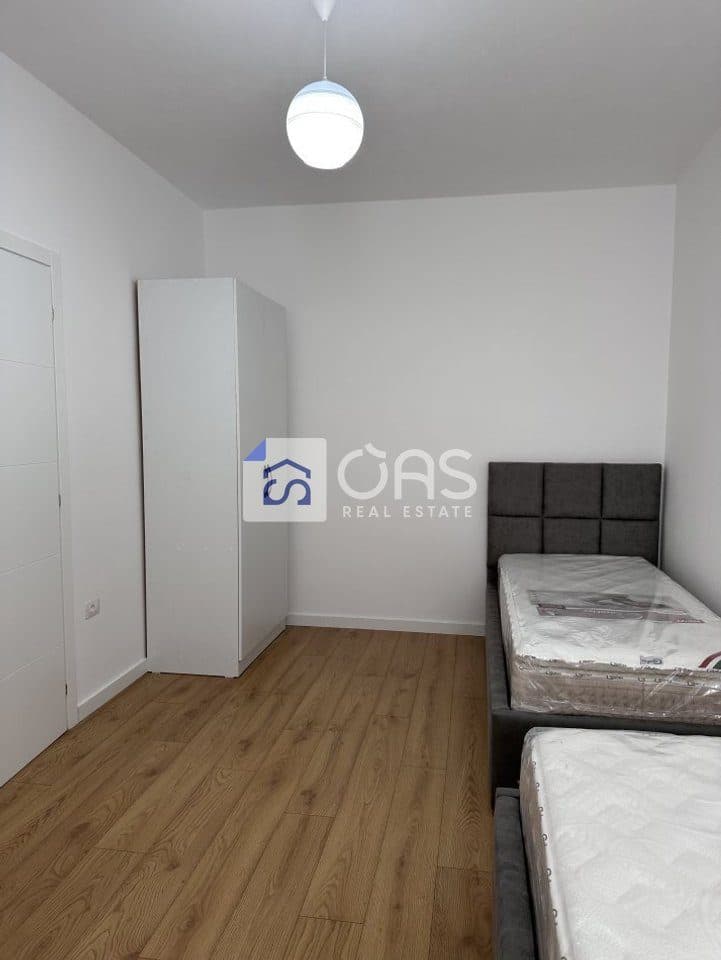 Jepet me Qera Apartament 2+1+Verande Ne astir 4