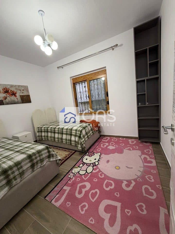 jepet me qera apartament 2+1+ post parkimi tek Siri Kodra 3