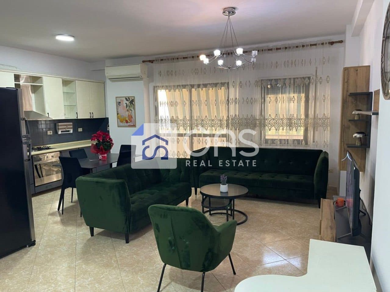 Jepet me qera apartament 2+1+2 tek Komuna Parisit