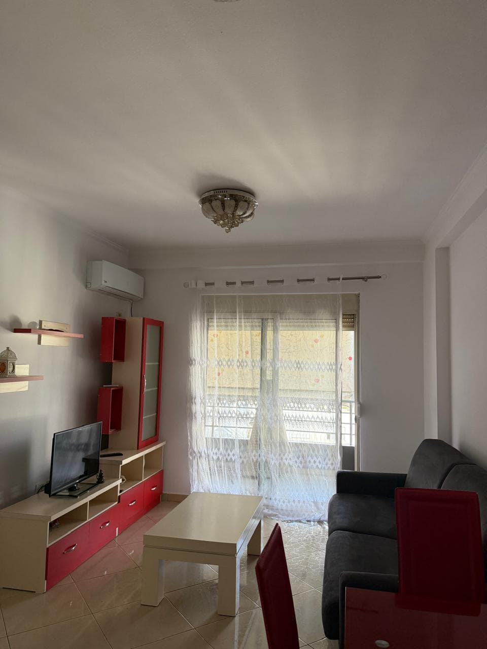 Jepet me qera apartament 1+1 ne Astir. 2