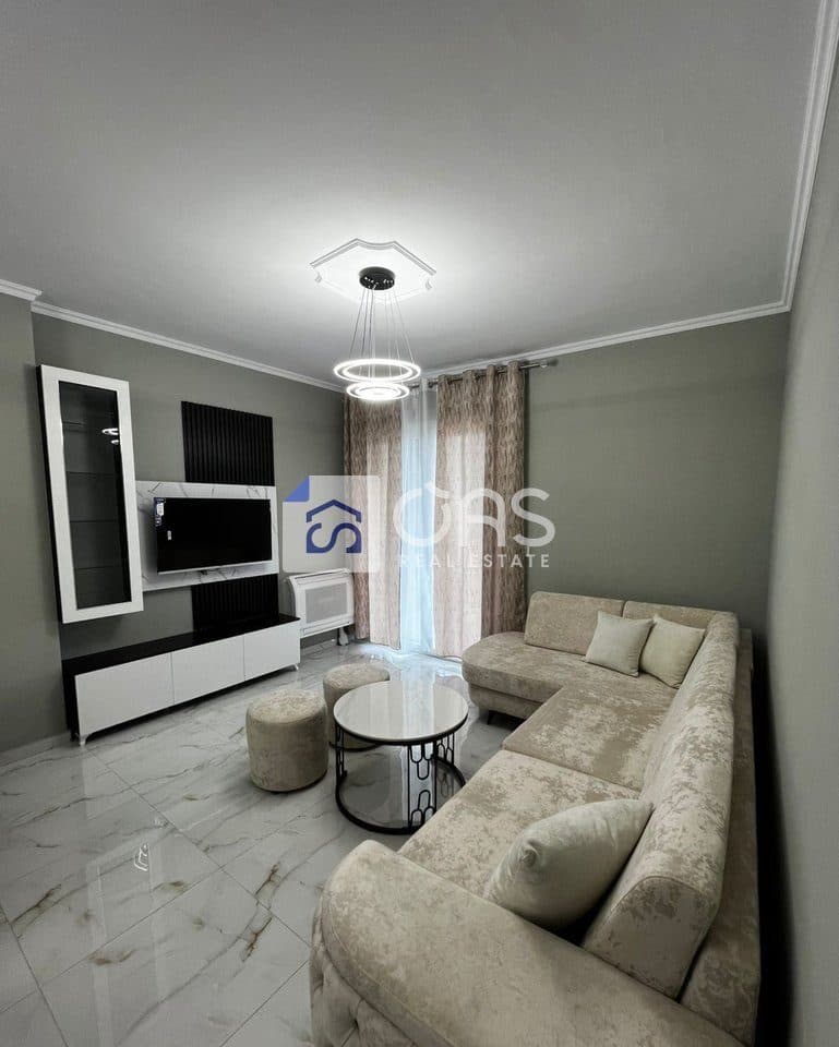 Jepet apartament me qera 1+1 ne Astir
