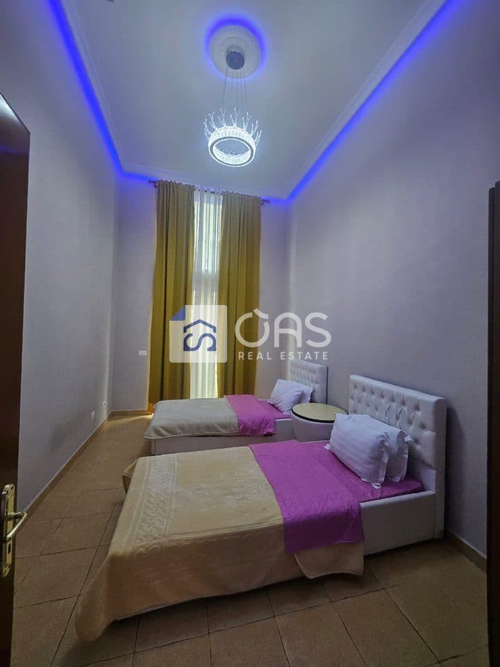 Jepet me qera apartament duplex 2+1 Te Pallati me Shigjeta 500 euro 2