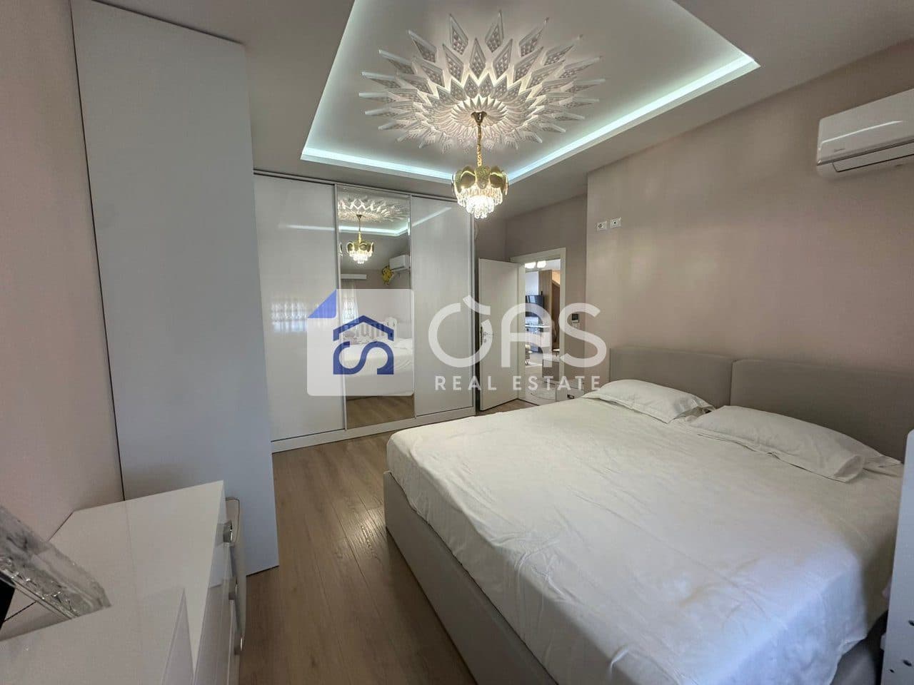 Jepet me qera Penthouse 2+1 ne Xhamllik 4