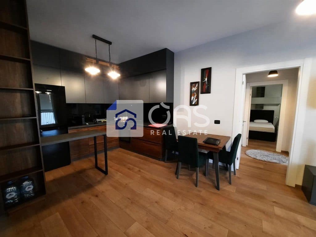 Jepet me qera Apartamenti 2+1+2+parkim 21 Dhjetori 2