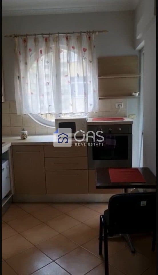 Jepet apartament me qera 2+1 tek Komuna e Parisi 2