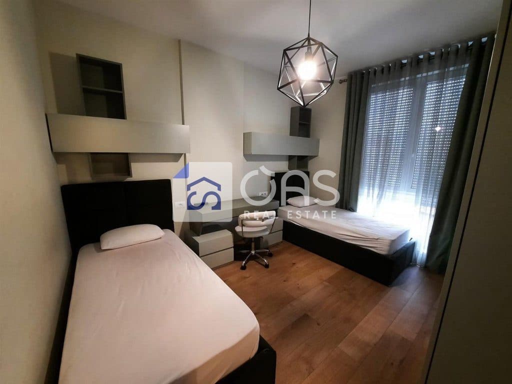 Jepet me qera Apartamenti 2+1+2+parkim 21 Dhjetori 3