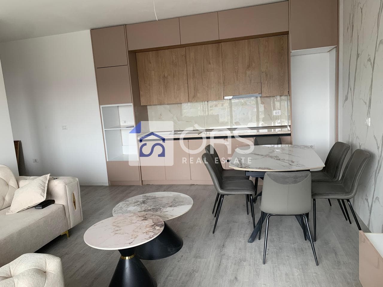 Shitet apartament 1+1 ne Don Bosko 4