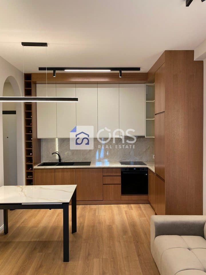 Shitet apartament 1+1 tek Rezidenca Henke 3