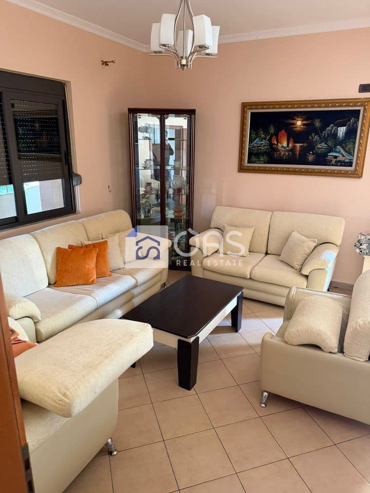Jepet me qera apartament 2+1+2 ne 5 Maj . 2