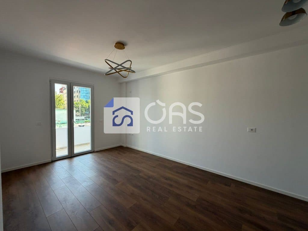 Shitet apartament 1+1 tel Rruga Dritan Hoxha. 3