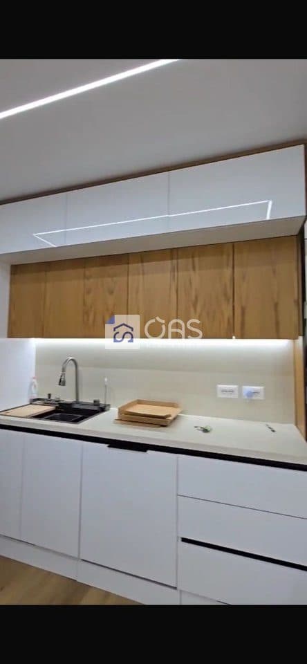 Jepet apartament me qera 2+1 tek Fusha e Aviacionit 2