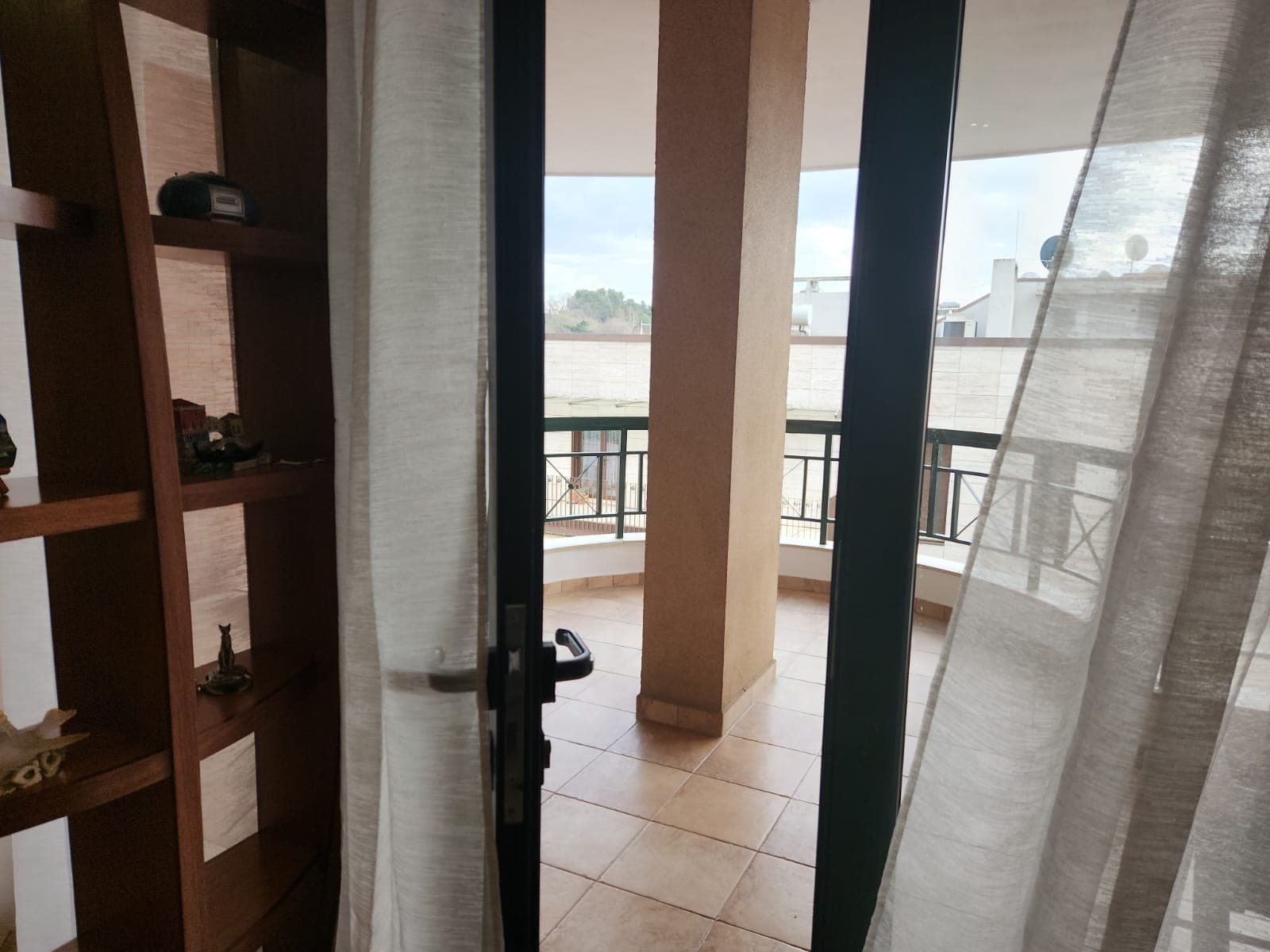 Jepet me qera apartament 2+1 prane Sheshit Nene Tereza 4