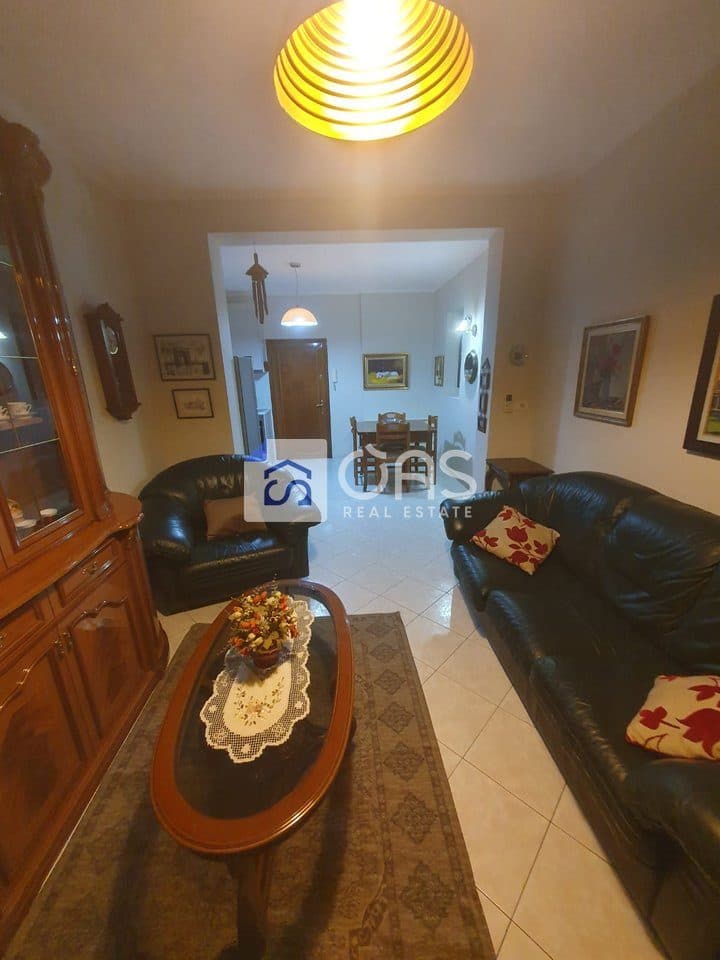 Jepet apartament me qera 3+1 Tregu i Ri Elektrik 3