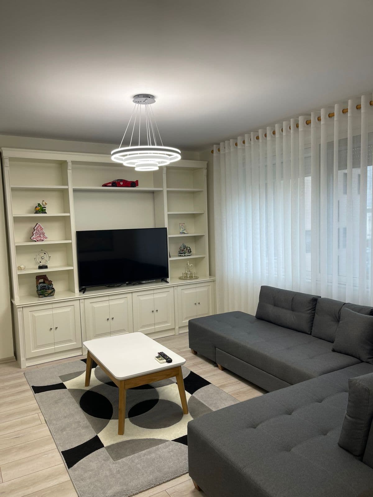 Jepet apartament 1+1+ Parking me qera tek Rruga Kosovareve 2