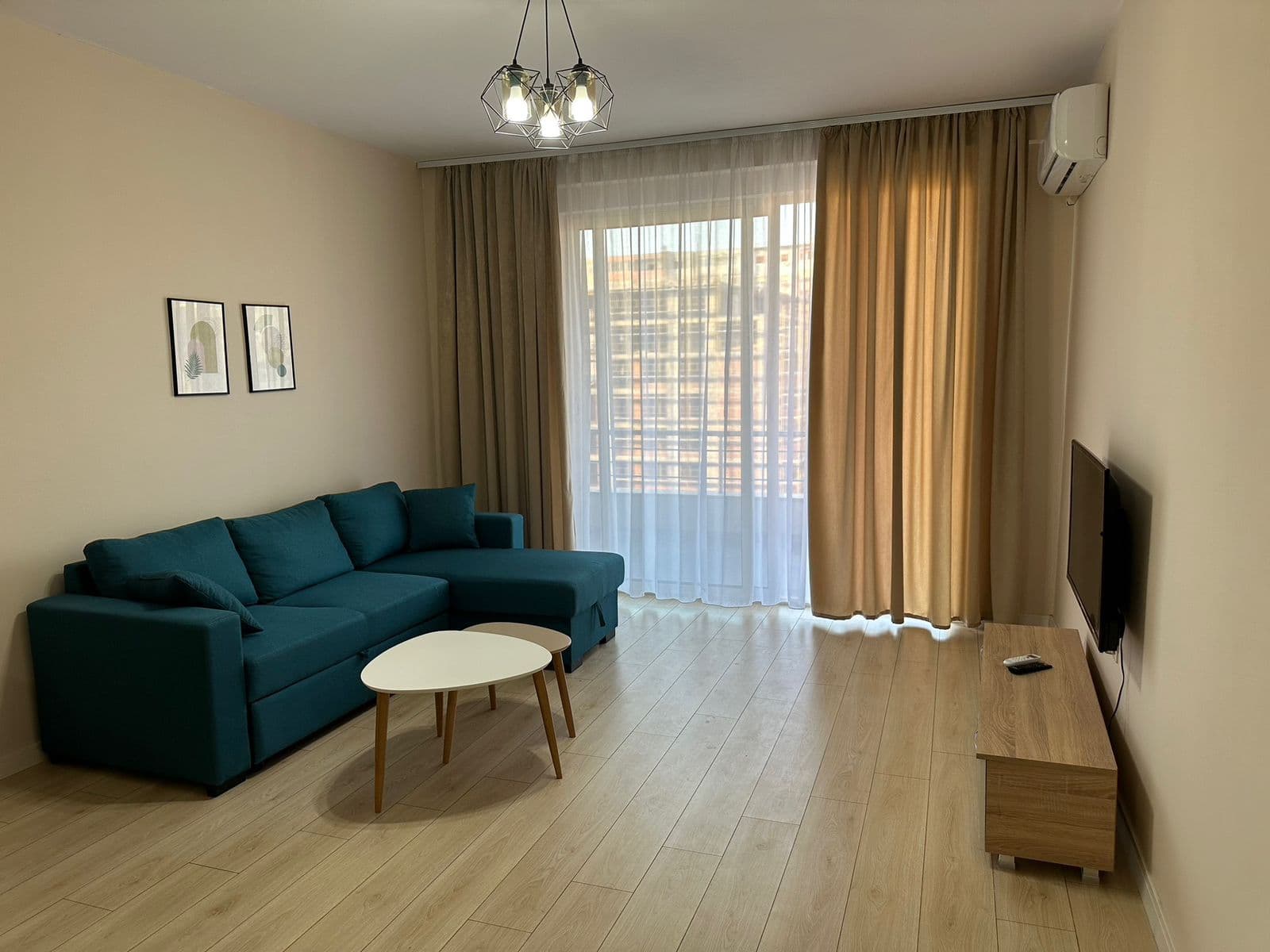 Jepet me qera Apartament 2+1 TEK Ish Fusha e Aviacionit 2