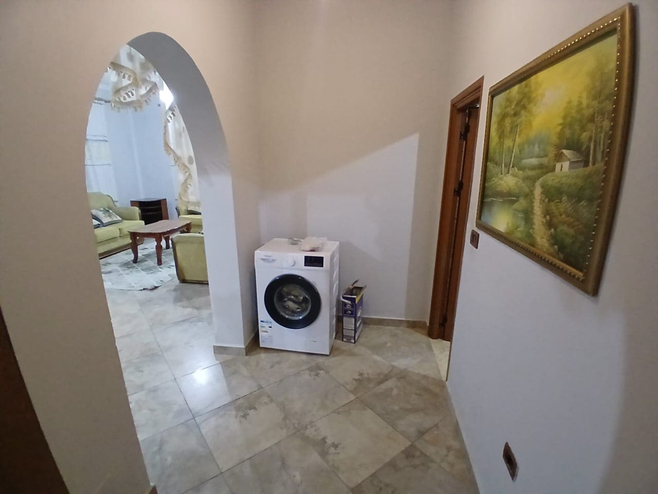 Jepet me qera apartament 2+1 ne Porcelan 4