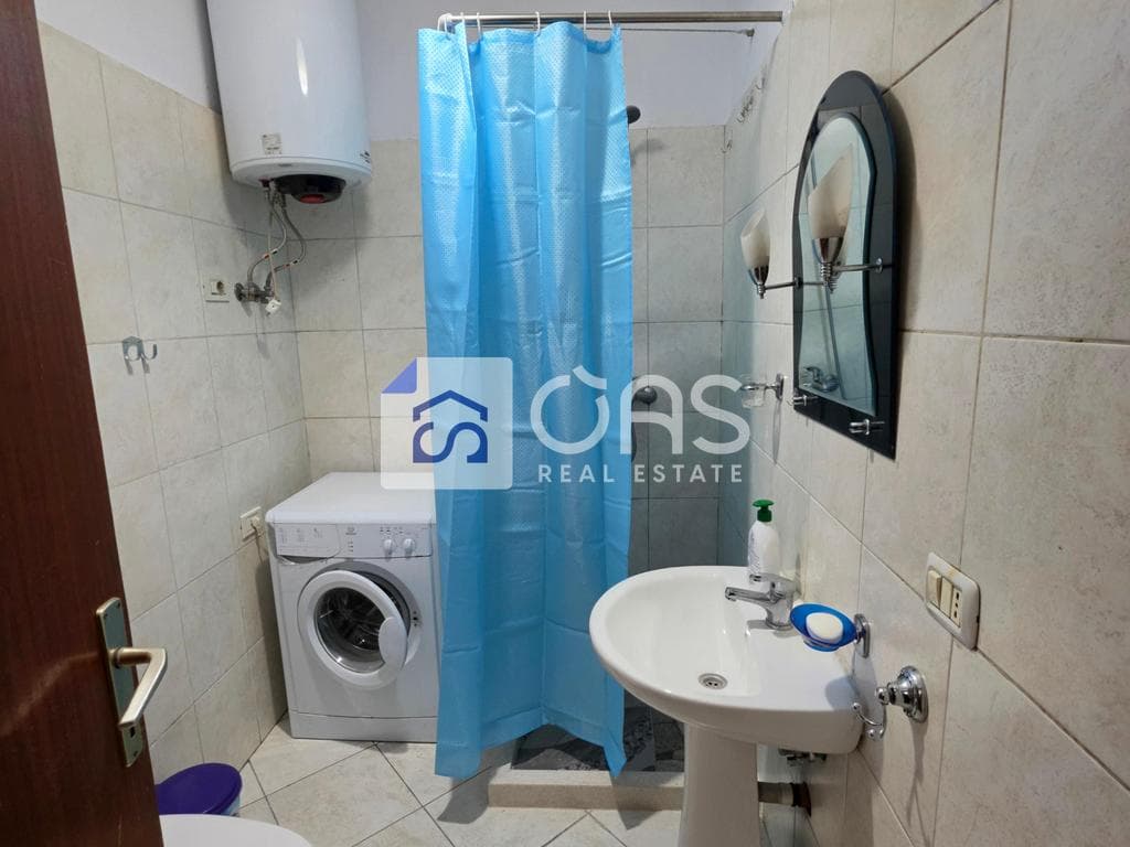 Jepet me qera apartament 1+1 te Bulevardi Zogu I 2