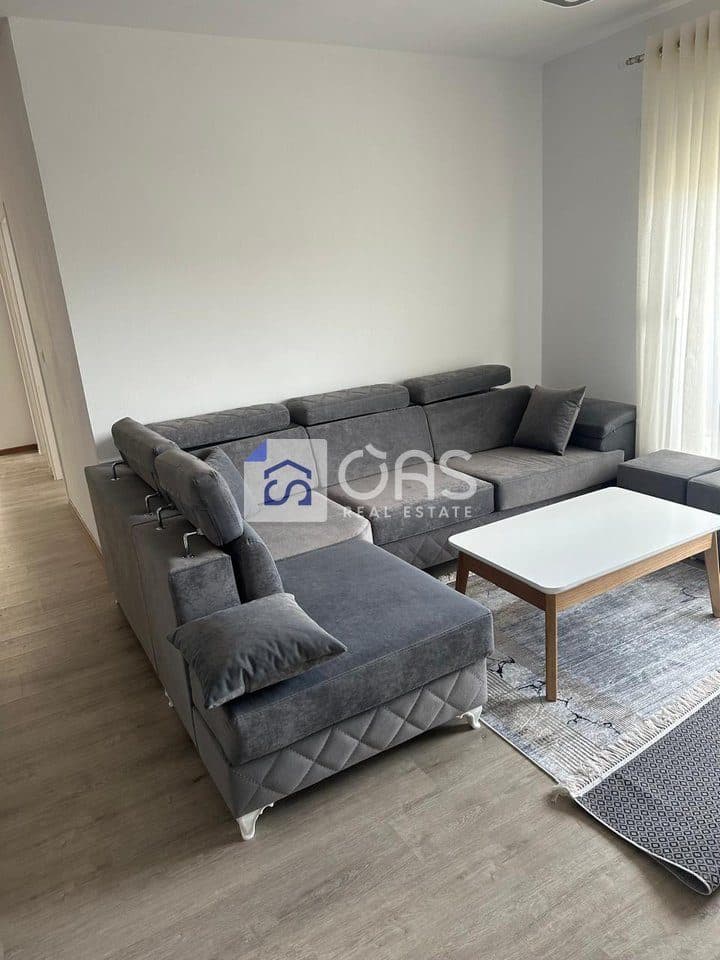 Jepet apartament me qera 3+1 5 Maj