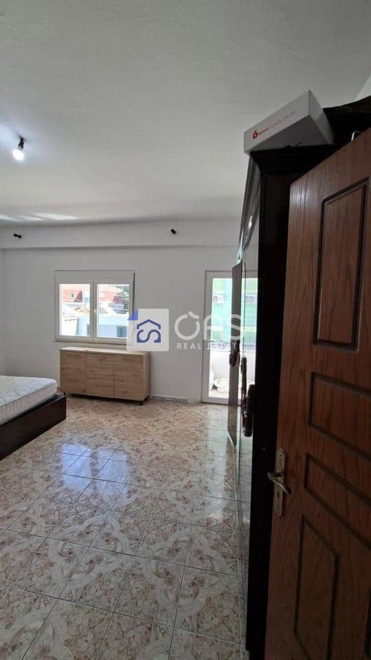 Jepet apartament me qera 1+1 Rruga E Durrsit 4