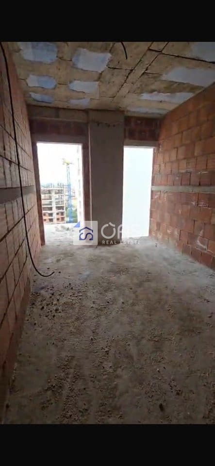 Shitet apartament 1+1 fusha aviacionit 3