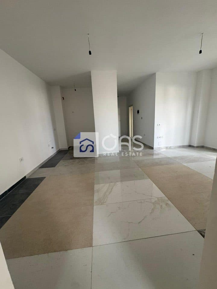 Shitet apartament 2+1+2 ne Pallatet e Verdha 4