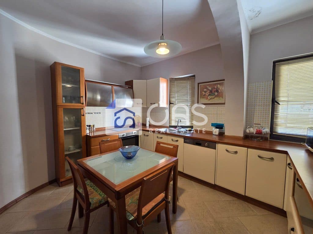 Jepet me qera Apartament 1+1+ Komuna e Parisit 3