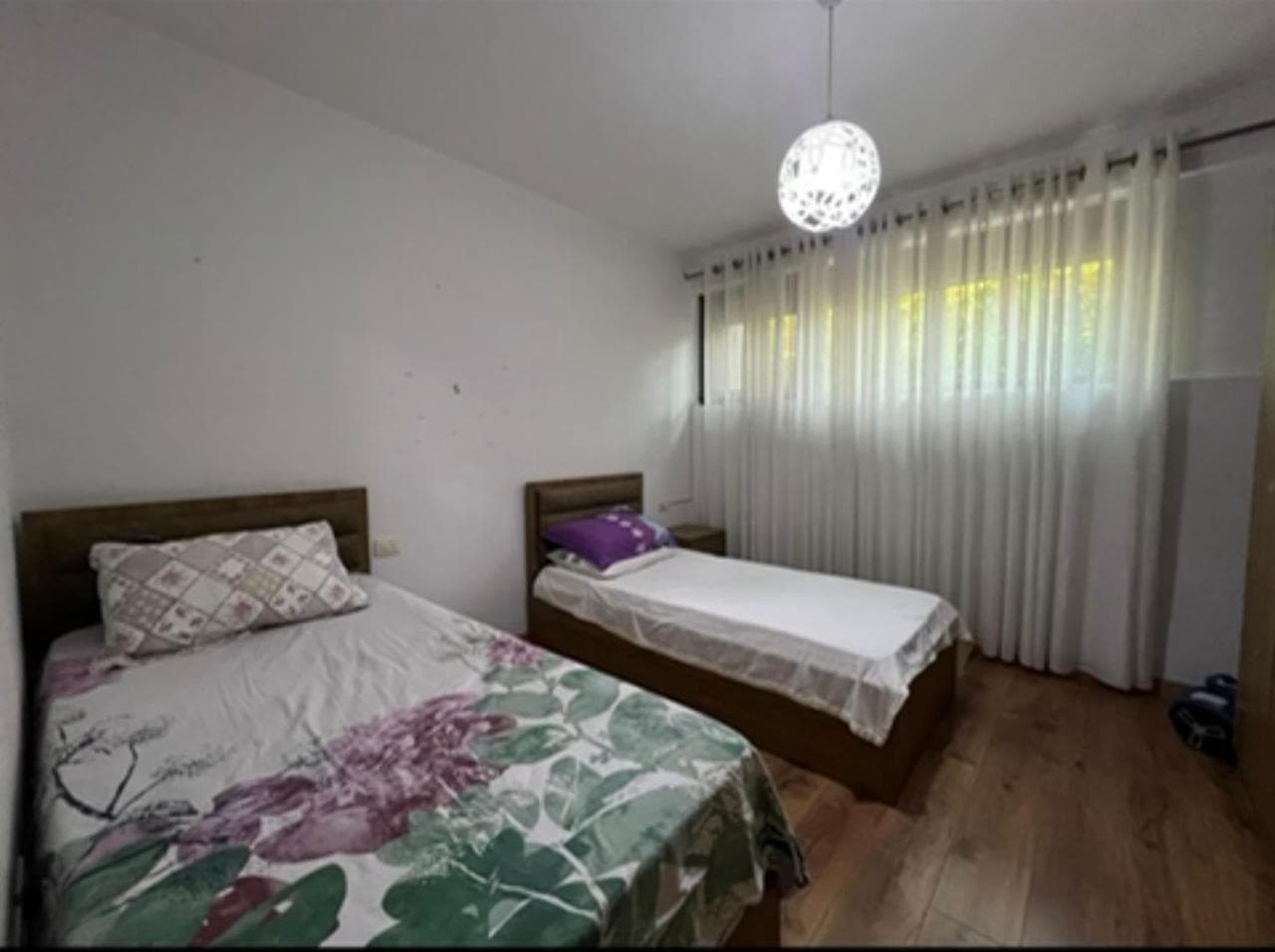 Jepet apartament me qera 2+1 tek Kopshti Botanik. 4
