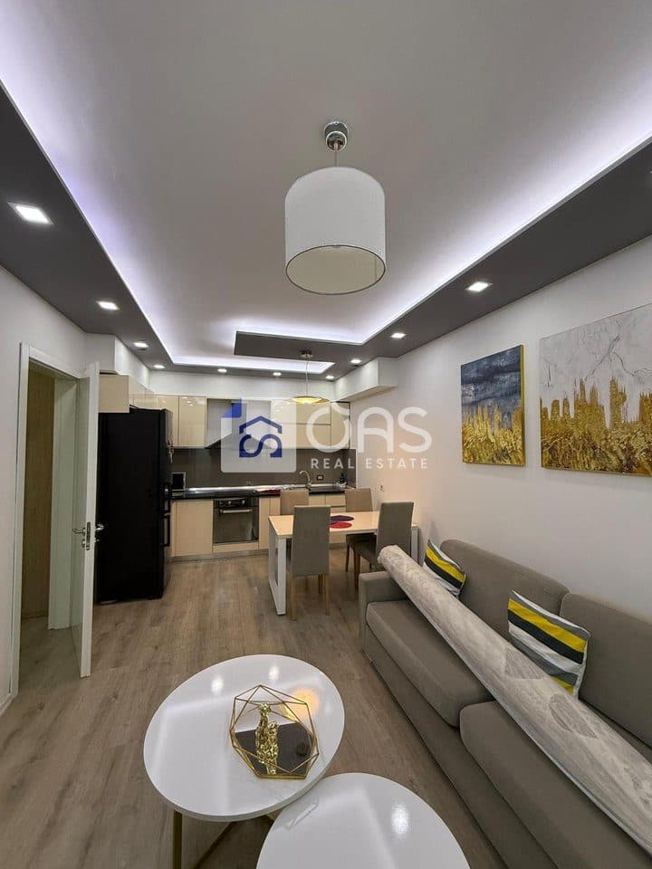 ( OKAZION)
Jepet APARTAMENT me qera 2+1 bulevardi i ri (rr.jordan misja)