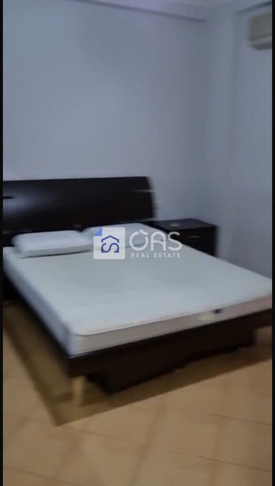 Jepet apartament me qera 2+1 tek Komuna e Parisi 3