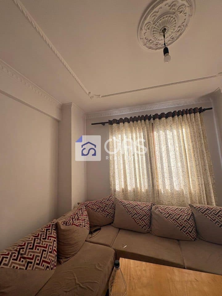 Jepet me qira apartamenti 1+1 Ne Astir 4