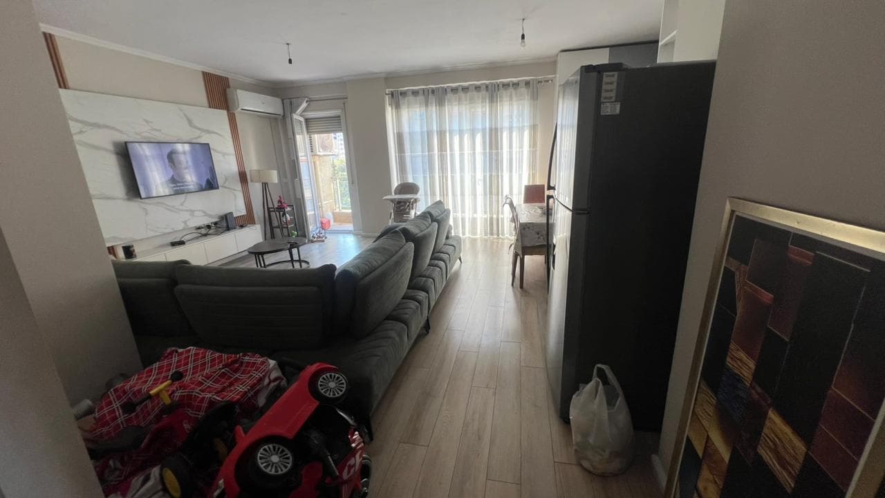 Shitet Apartament 3+1+Verande Ne Laprake cmimi 248,000euro 4