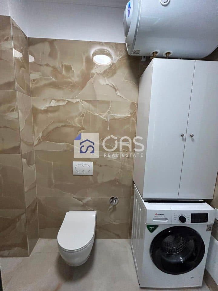 Jepet apartament me qera 2+1 Tek Stacion Trenit 4