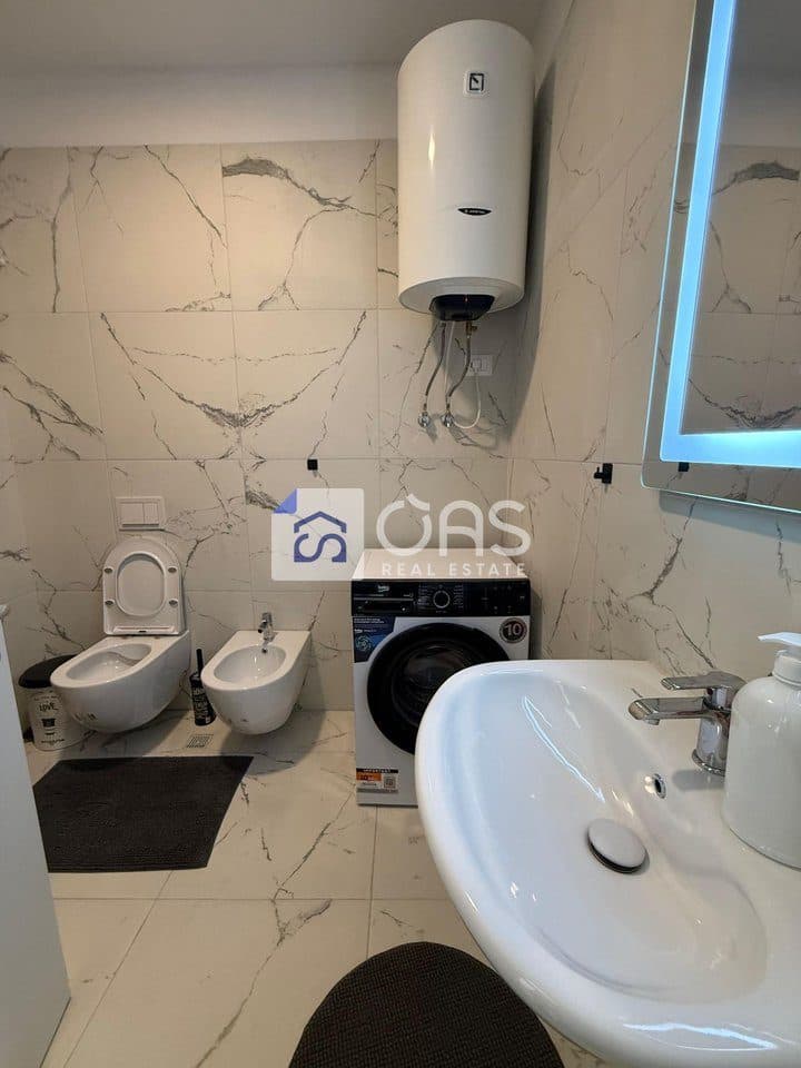 Jepet me qera apartament 2+1 te Univers City 4