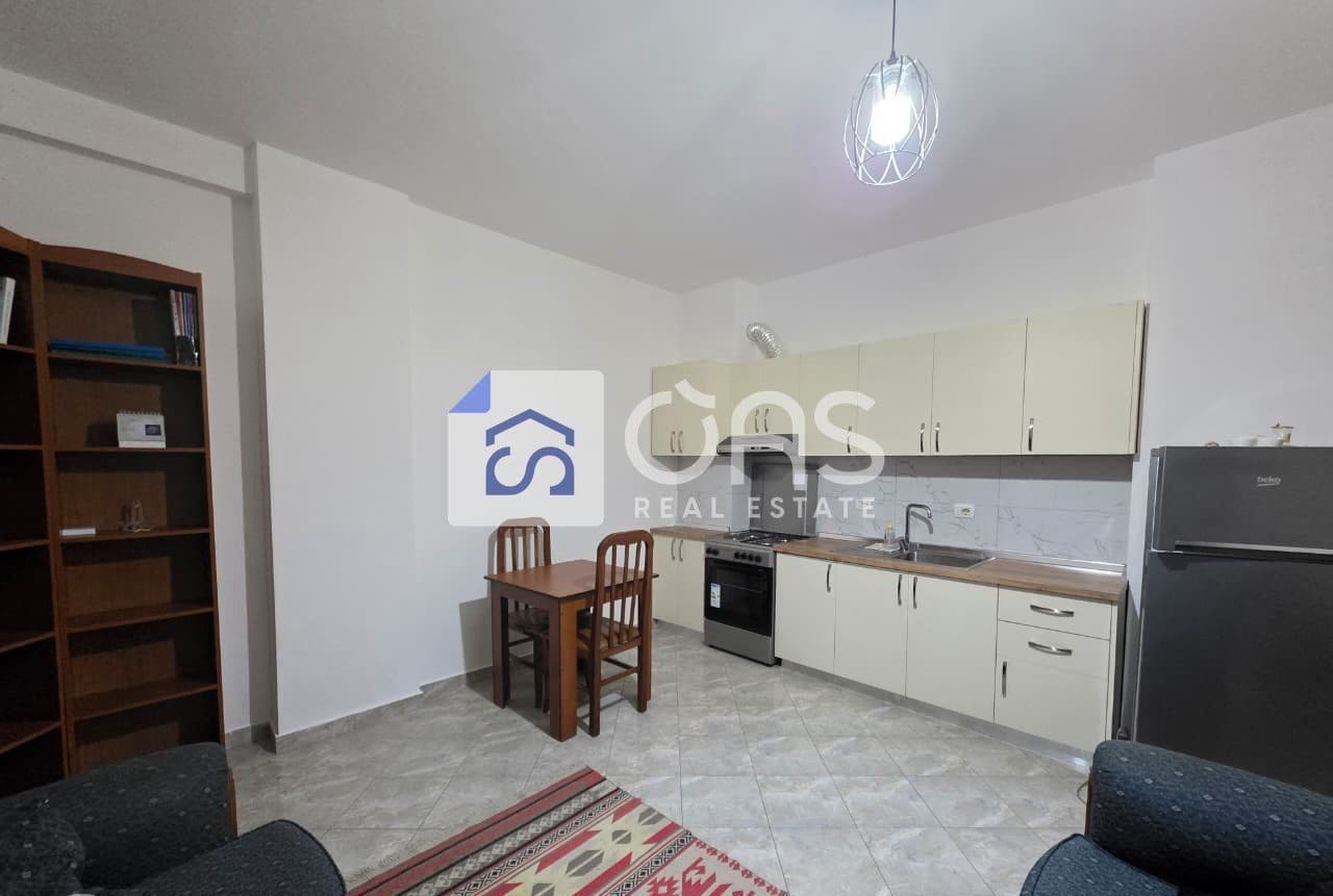 Jepet me qera apartament 1+1 tek Liqeni i Thate