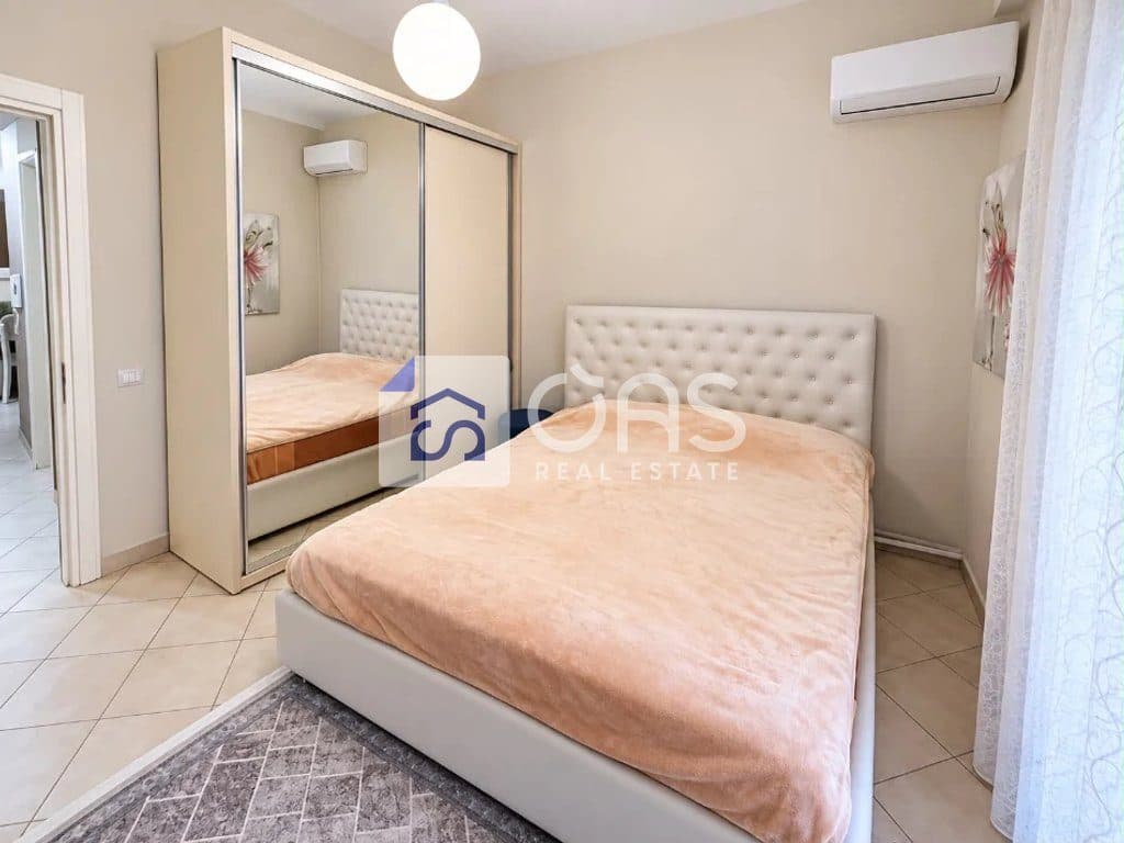 Jepet me qera Apartamenti 2+1+2 Komuna e Parisit 3