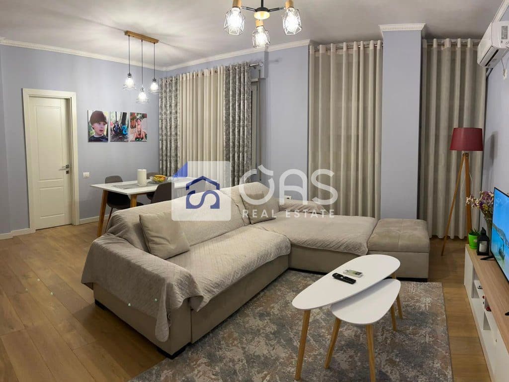 Jepet me qera apartament 2+1 te Komuna e Parisit