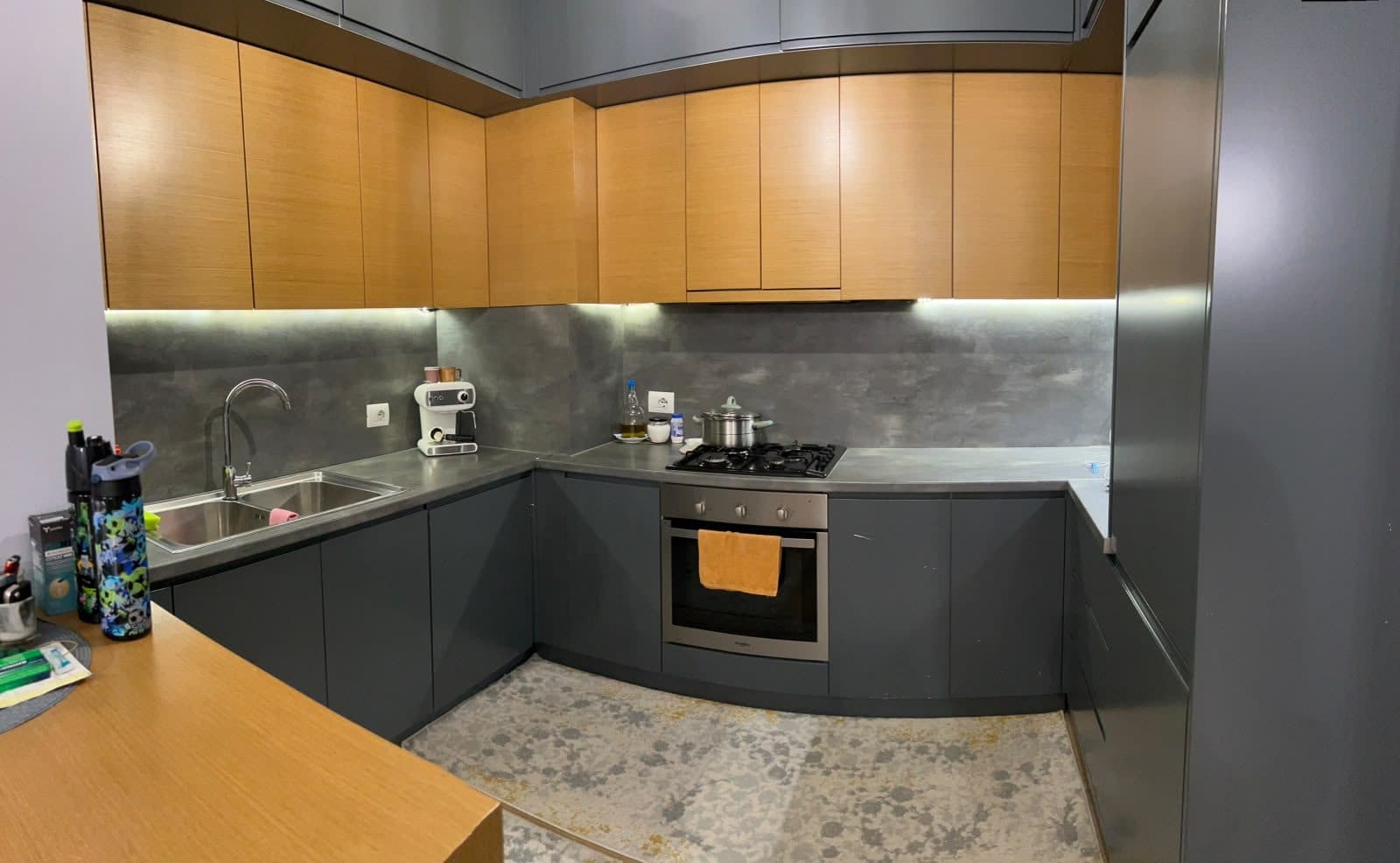Jepet me qera apartament 2+1 te Komuna e Parisit 4