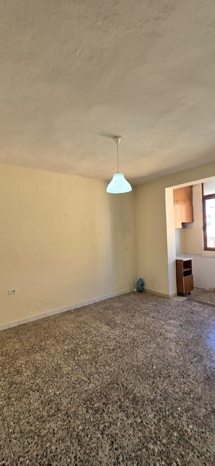 Shitet apartament 1+1+ Depo tek 21 Dhjetori.